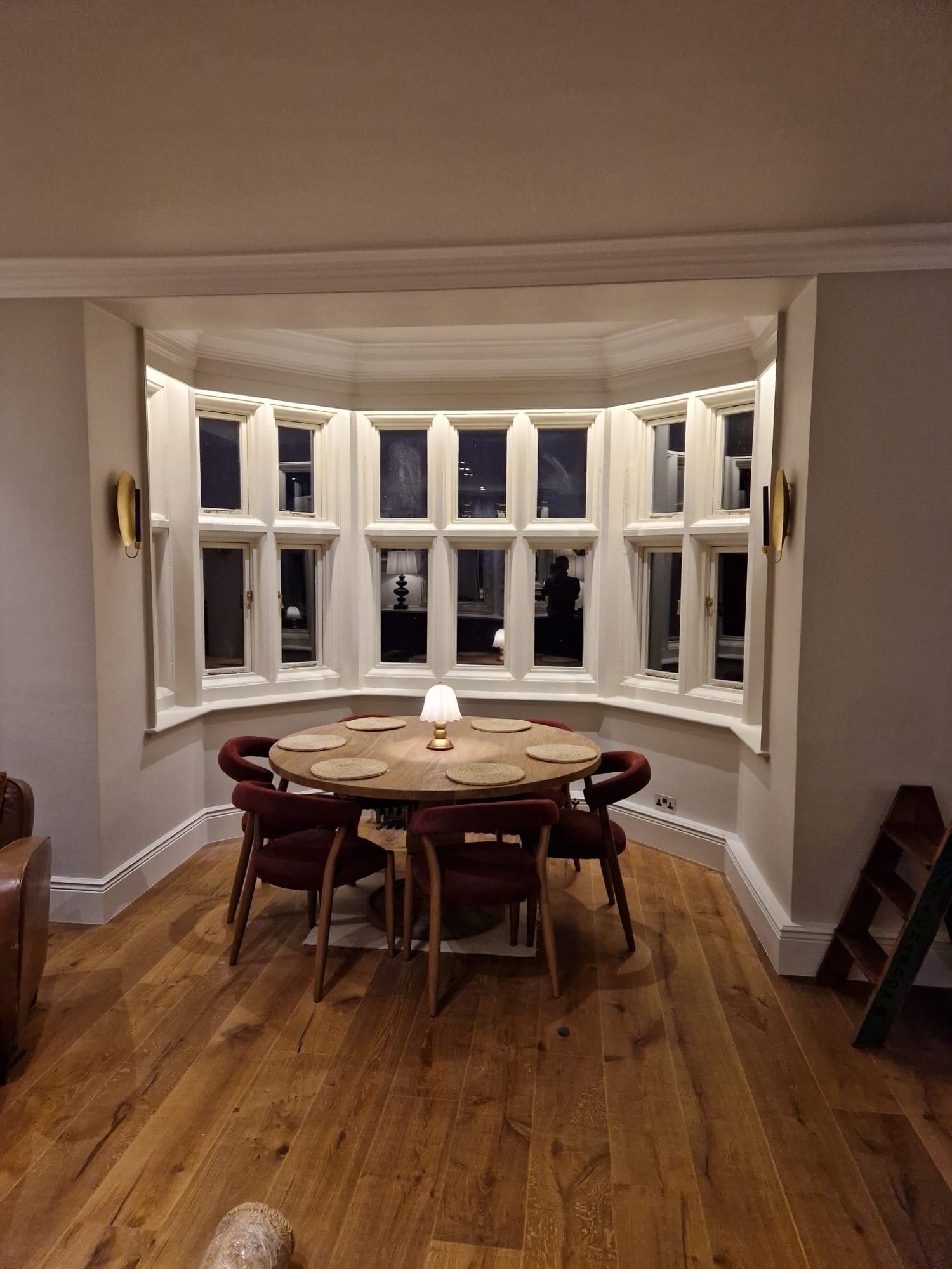 Dining room with curved bay window